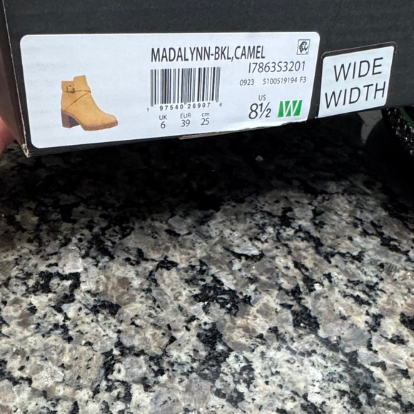 Naturalizer Women's Camel Ankle Booties NEW 8.5W - Picture 14 of 14